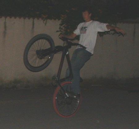wheel je c pas quoi one hand lol
