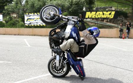 stunt moto